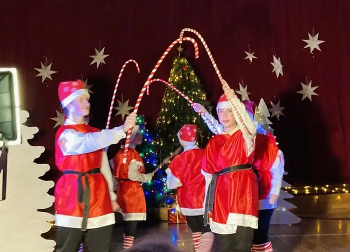 23 декабря - Новогодний праздник в школе волшебство, приключения и подарки-3